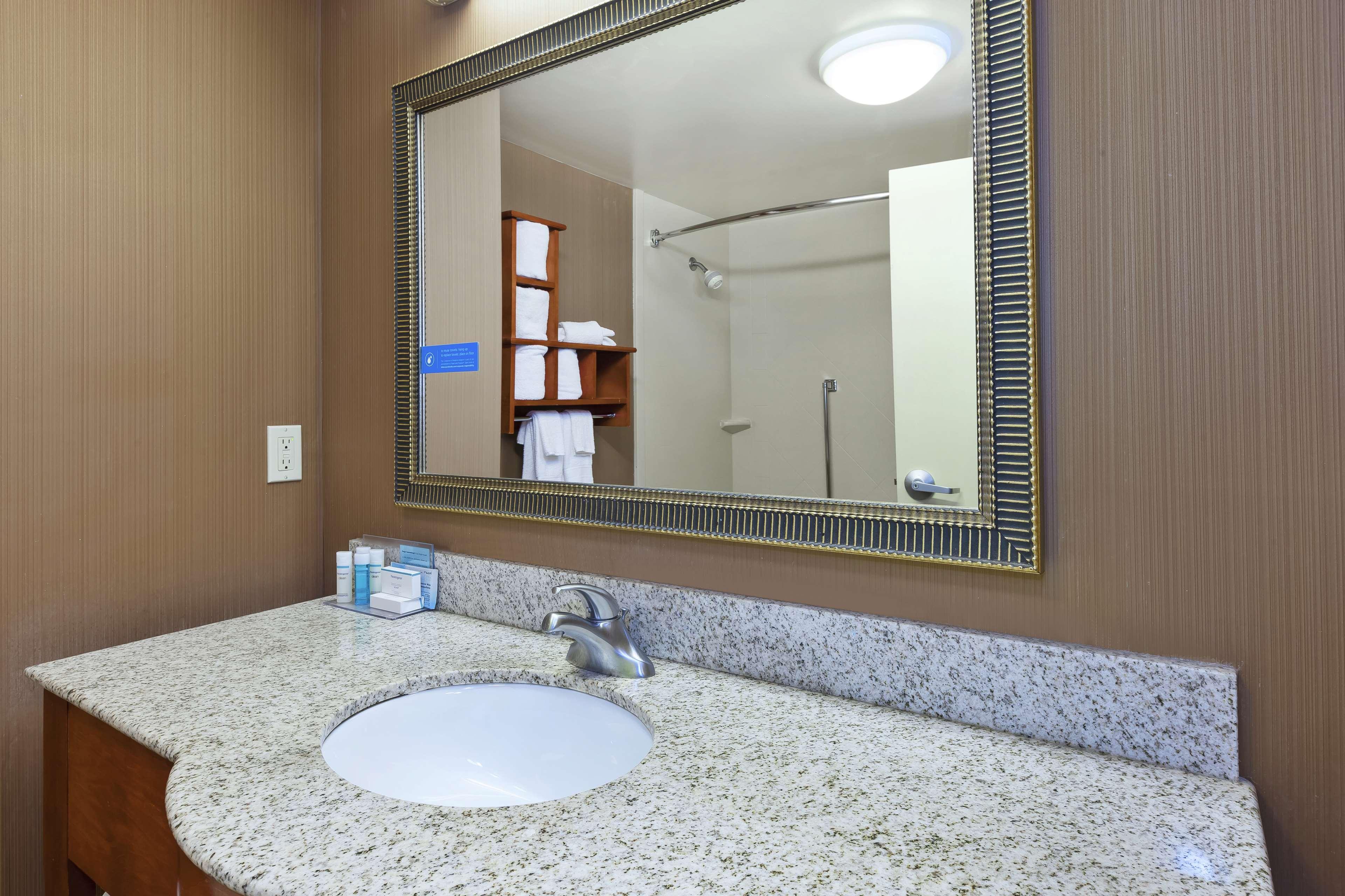 Hampton Inn & Suites Grand Rapids-Airport 28Th St Cascade Bagian luar foto