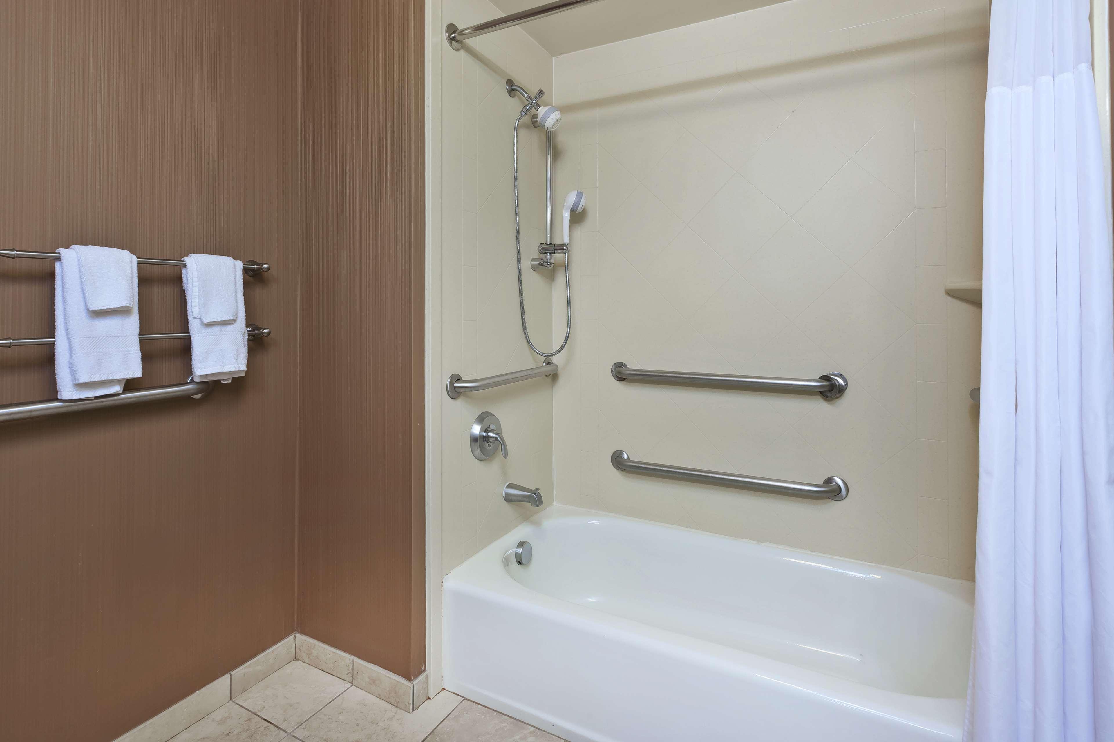Hampton Inn & Suites Grand Rapids-Airport 28Th St Cascade Bagian luar foto