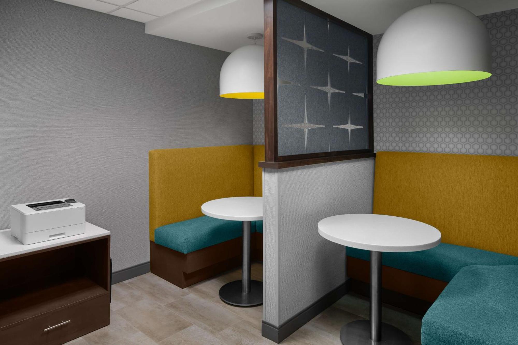 Hampton Inn & Suites Grand Rapids-Airport 28Th St Cascade Bagian luar foto