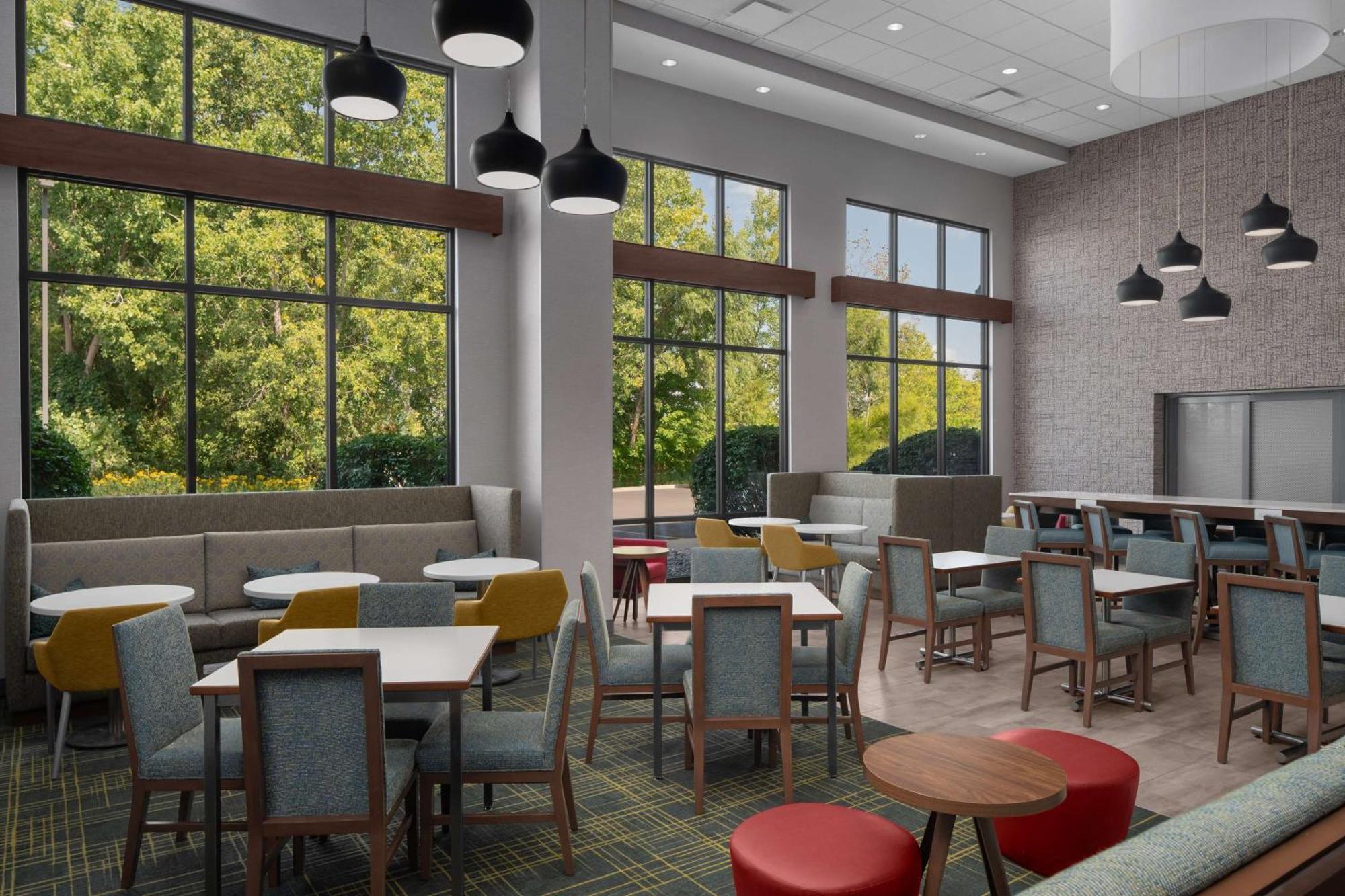 Hampton Inn & Suites Grand Rapids-Airport 28Th St Cascade Bagian luar foto