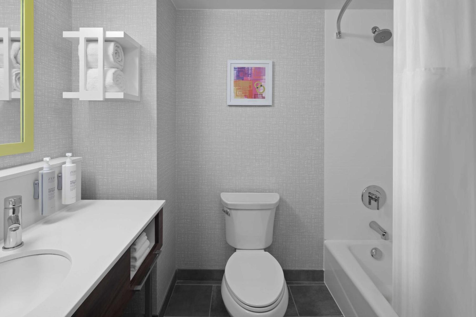 Hampton Inn & Suites Grand Rapids-Airport 28Th St Cascade Bagian luar foto